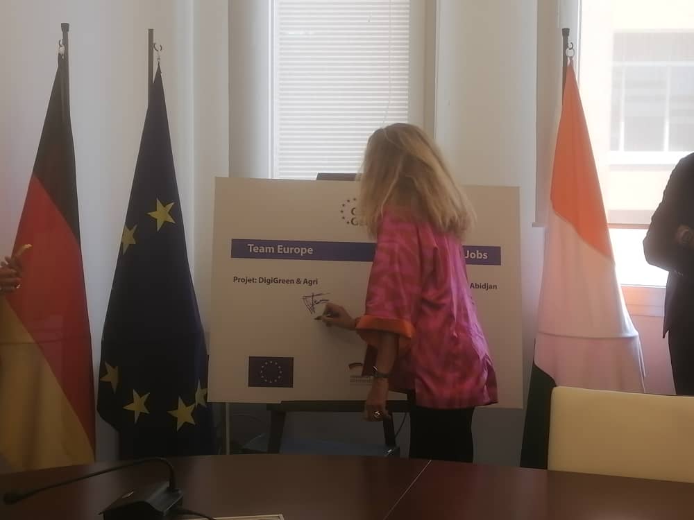 e854ae1d cfe6 409f 964e 6eda9f2f37b5