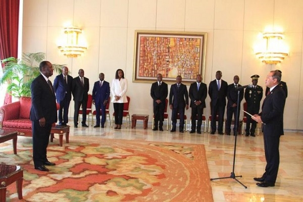 C&ocirc;te d&rsquo;Ivoire : cinq nouveaux ambassadeurs remettent leur lettre d'accr&eacute;ditation au pr&eacute;sident Ouattara