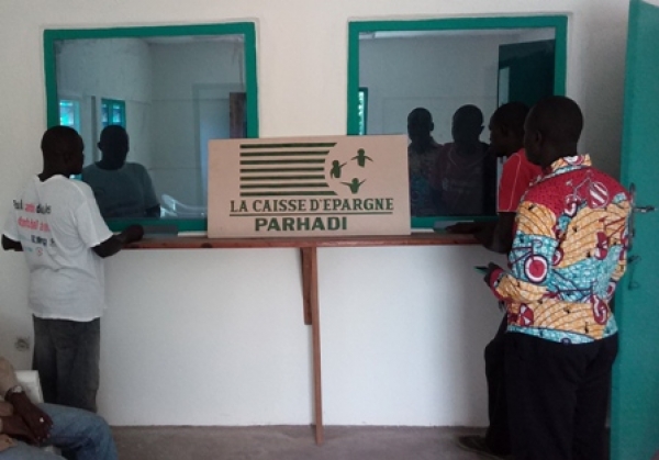 Les travailleurs de la CNCE de Nassian se d&eacute;lectent de leur nouvelle banque