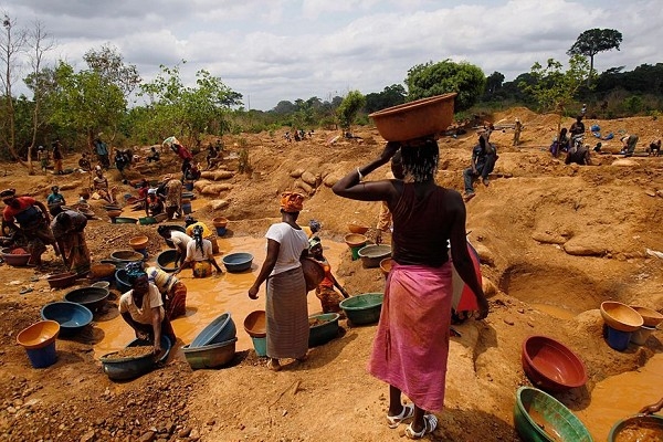 C&ocirc;te d&rsquo;Ivoire-Orpaillage : Les gisements clandestins de Tiassal&eacute; pourraient &ecirc;tre transform&eacute;s en exploitations l&eacute;gales