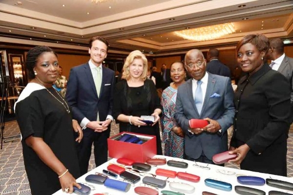 La Fondation Children Of Africa a re&ccedil;u plusieurs paires de lunettes de la part d'un donateur allemand