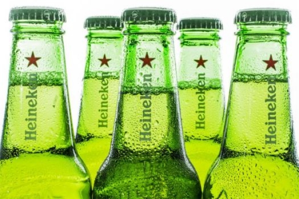 Des bouteilles d'Heineken