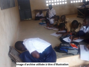 C&ocirc;te d&rsquo;Ivoire : Les &eacute;l&egrave;ves manifestent contre le manque de table-bancs dans les classes &agrave; Adzop&eacute;