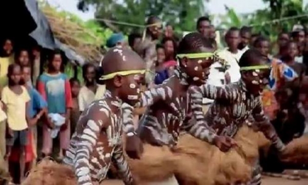 Les petits danseurs d&rsquo;Issia, une richesse culturelle ivoirienne