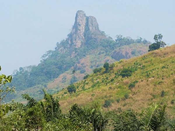 C&ocirc;te d'Ivoire-Balade touristique: A la d&eacute;couverte de Man, la ville aux 18 montagnes