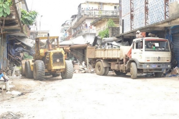 C&ocirc;te d&rsquo;Ivoire-Commune d'Adjam&eacute;: c'est 2 millions 800 mille visiteurs par jour et compte 360 mille habitants.