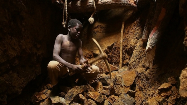 Un enfant travaillant dans une mine dans un pays africain (Cr&eacute;dit photo : DR)