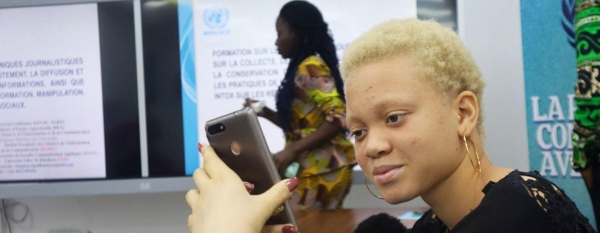 B&acirc;tir une arm&eacute;e num&eacute;rique : Les Casques bleus luttent contre la d&eacute;sinformation meurtri&egrave;re