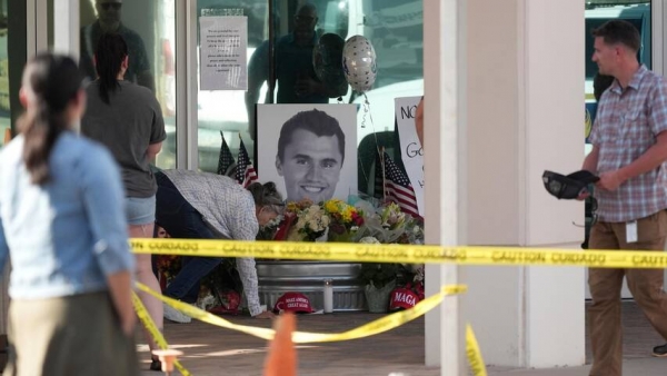 Etats-Unis : qui &eacute;tait Charlie Kirk, l'influenceur conservateur assassin&eacute; par balle ? Le tueur pr&eacute;sum&eacute; a &eacute;t&eacute; arr&ecirc;t&eacute;