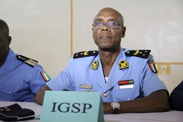 Lutte contre le racket - Joseph Dja Bl&eacute;: (inspecteur g&eacute;n&eacute;ral de police) : &laquo; Un policier qui s&rsquo;adonne au racket sera radi&eacute; &raquo;. "Les populations ne connaissent pas leurs droits..."