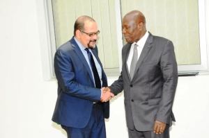 Alain Feler repr&eacute;sentant-r&eacute;sident FMI et le vice-pr&eacute;sident Daniel Kablan Duncan