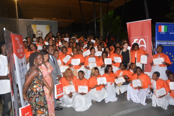 Heal By Hair : Bluemind Fundation forme 80 coiffeuses en sant&eacute; mentale