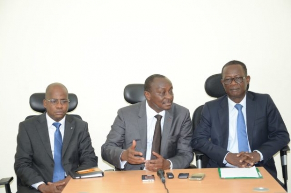 Conf&eacute;rence de presse co-anim&eacute;e par les directeurs g&eacute;n&eacute;raux de la CIE, de l&rsquo;Onep et de la Sodeci suite &agrave; l&rsquo;interruption de la fourniture d&rsquo;eau dans certain quartier d&rsquo;Abidjan