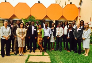 Des anciens boursiers de Mandela Washington Fellowship et leurs filleuls en formation &agrave; Abidjan