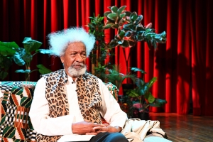 Nigeria : les Etats-Unis r&eacute;voquent le visa de l&rsquo;&eacute;crivain nig&eacute;rian Wole Soyinka