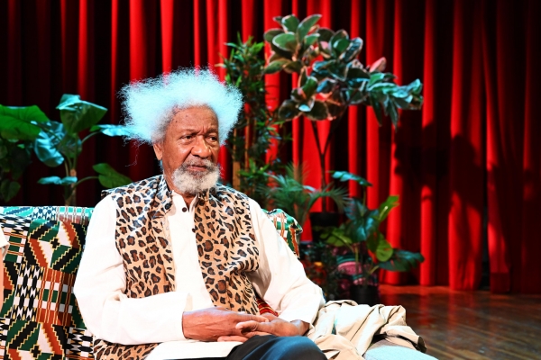 Nigeria : les Etats-Unis r&eacute;voquent le visa de l&rsquo;&eacute;crivain nig&eacute;rian Wole Soyinka