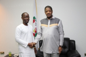 De g. &agrave; dr Modeste Tihount&eacute; K&eacute;r&eacute;kou et Marcel de Souza