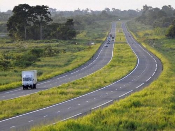 Infrastructures : L&rsquo;Autoroute Yamoussoukro-Bouak&eacute; &eacute;vitera toutes les localit&eacute;s, cimeti&egrave;res et aires sacr&eacute;es
