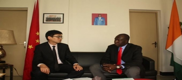 Une d&eacute;l&eacute;gation d&rsquo;eximbank chez l&rsquo;ambassadeur de C&ocirc;te d&rsquo;Ivoire en Chine
