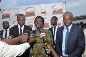 Don d&rsquo;un centre d d&rsquo;accueil d&rsquo;orphelins de Magic System &agrave; l'ONG Centre Om&eacute;ga International.