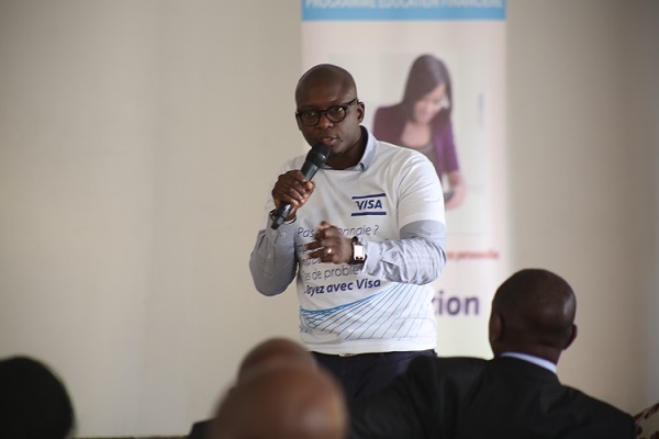 Une tourn&eacute;e d&rsquo;&eacute;ducation financi&egrave;re dans le monde rural en C&ocirc;te d'Ivoire