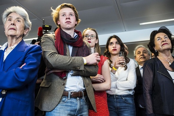 Pr&eacute;sidentielle France-Au QG de Fillon : &laquo;L&rsquo;&eacute;lection a &eacute;t&eacute; truqu&eacute;e, vol&eacute;e m&ecirc;me !&raquo;